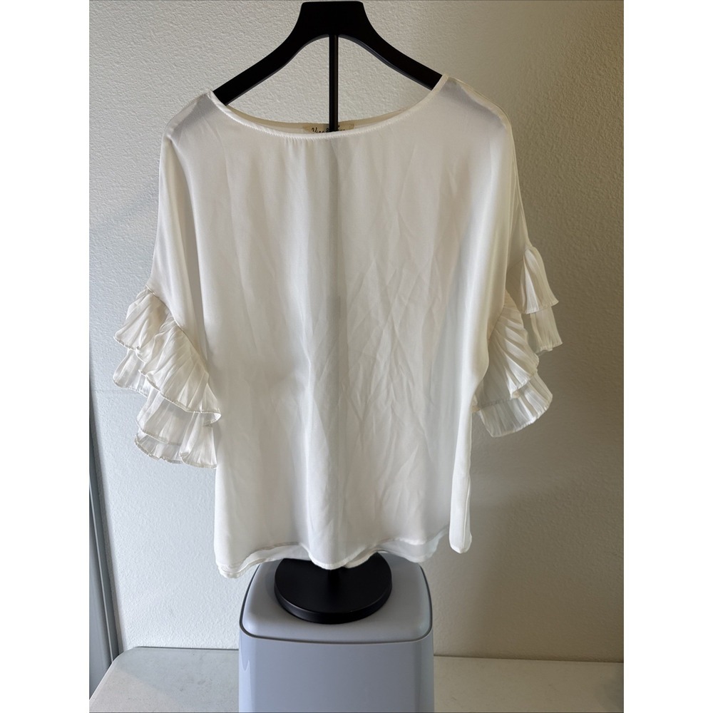 Vine & Love Women's Pleated Sleeve Pullover Top White Size Medium